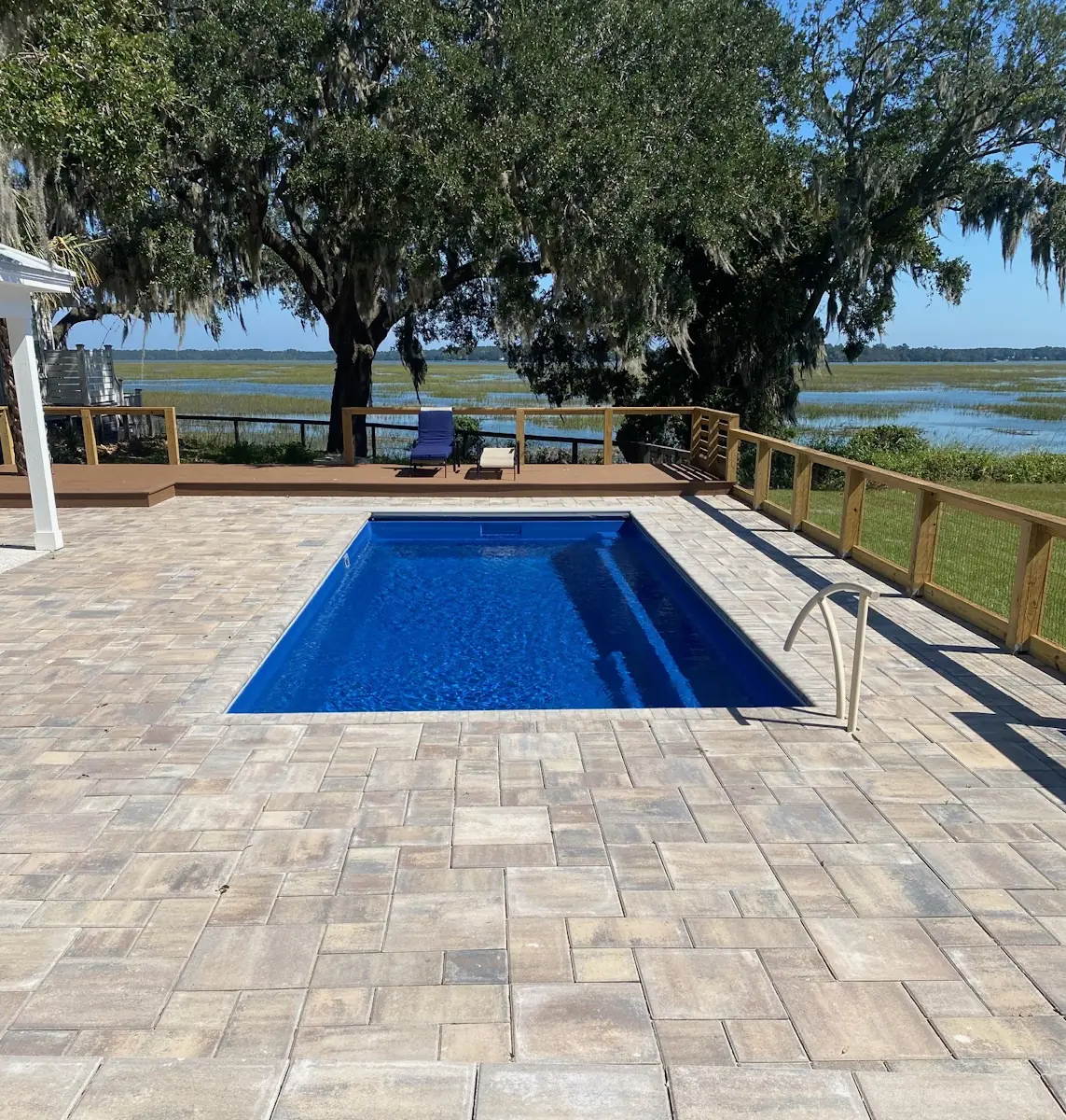 Leisure Pools Reflection 30 in Sapphire Blue