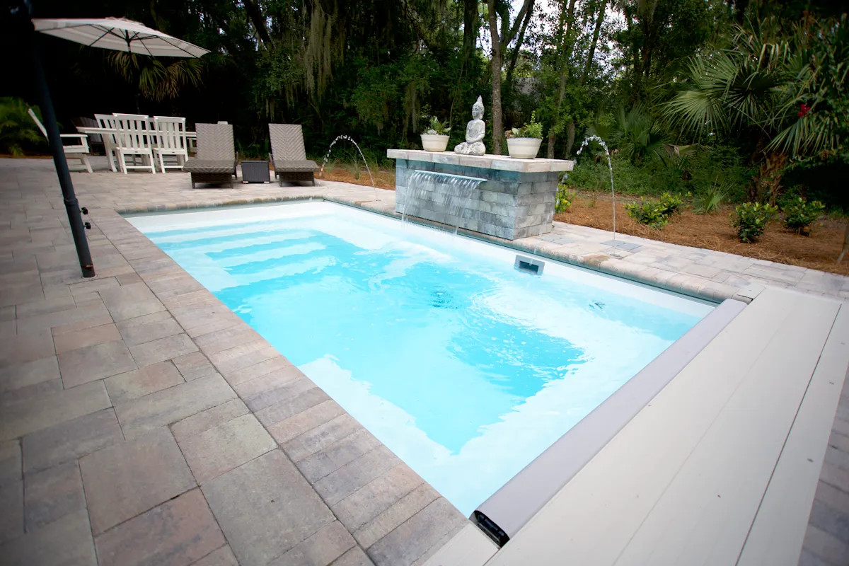 LP_FigiPlunge_16_SS_Sun Leisure Pools Palladium Plunge